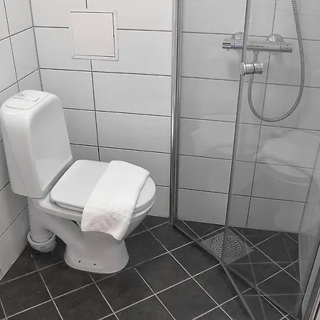 Affordable Central Flat On Ground Level. Hf1